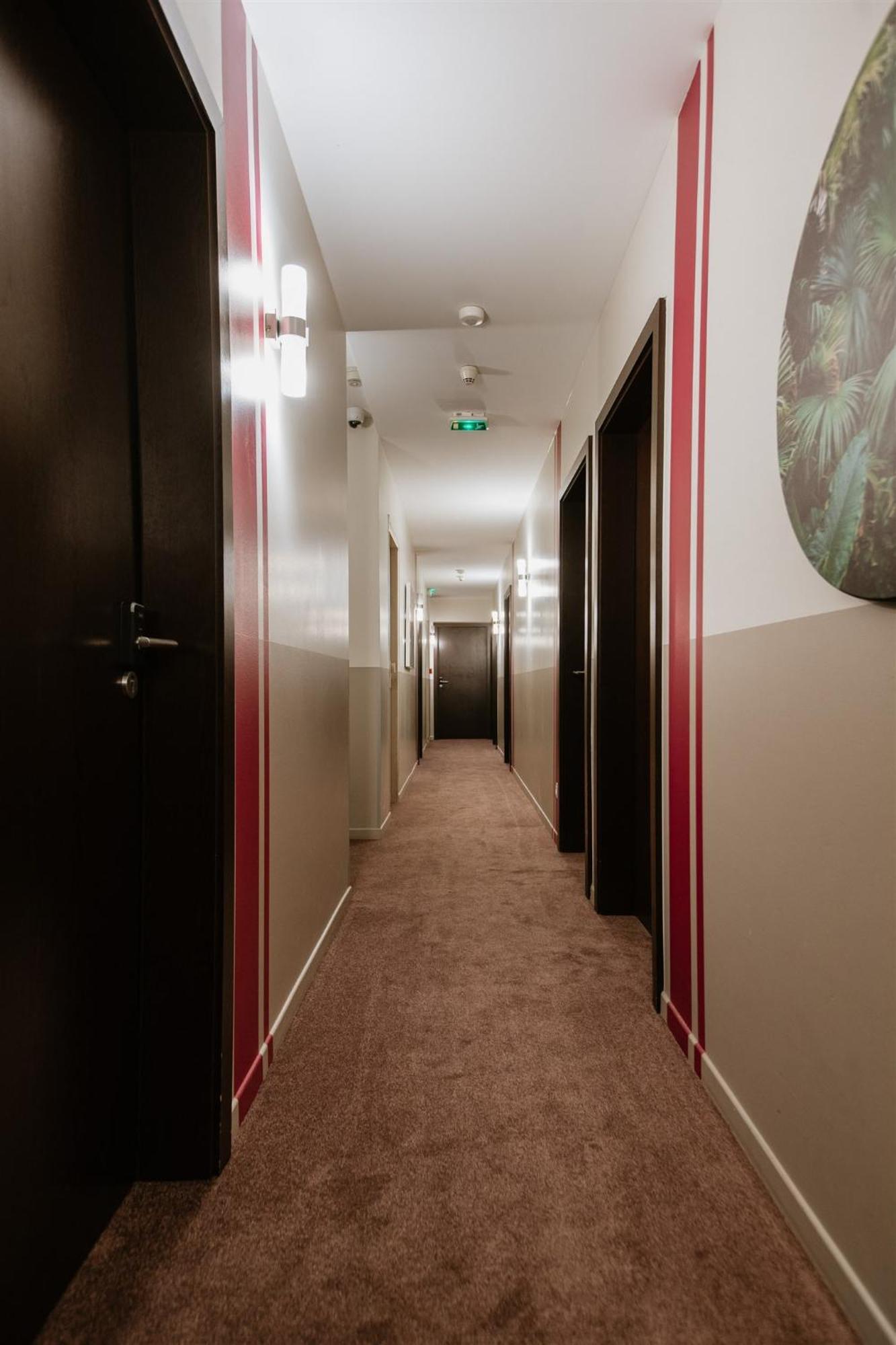 Hotel-Restaurant La Caborne リモネスト エクステリア 写真